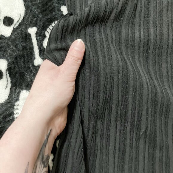 Elegant Black Women's Dress - Picture 7 of 13